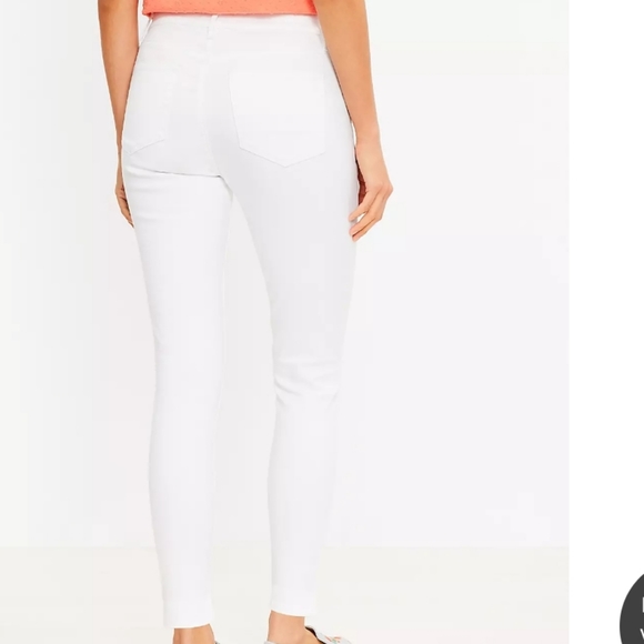 Loft midrise white jeans w/frayed ankles - Picture 2 of 13